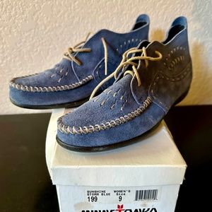New - Minnetonka Women's Lace Up Blue Suede Moccasin Boots - Size 9